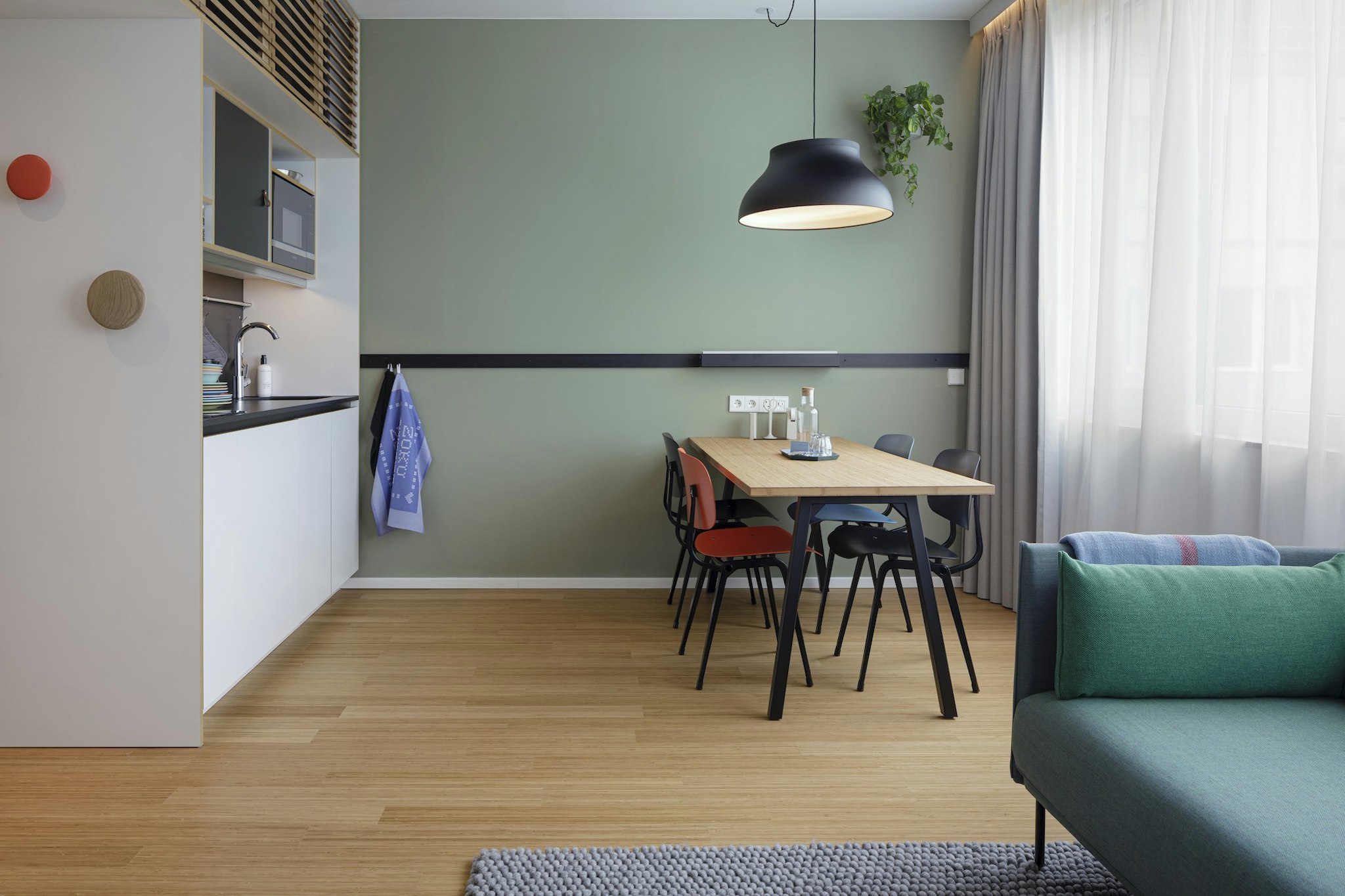 Zoku Vienna 49/85
