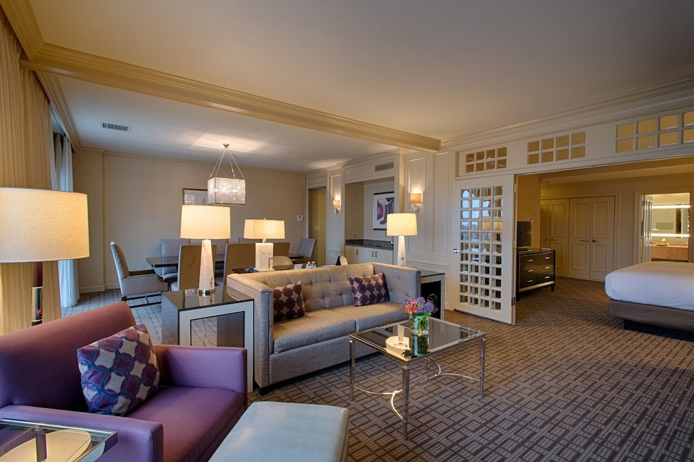 Royal Sonesta Harbor Court Baltimore 33/45