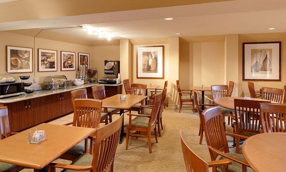 Phoenix Inn Suites South Salem 48/57