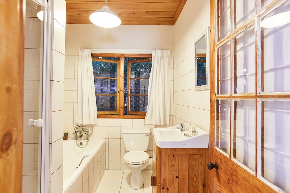 Under Milkwood Resort 49/49