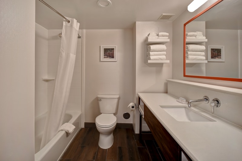 Hampton Inn Birmingham Colonnade 280 32/32