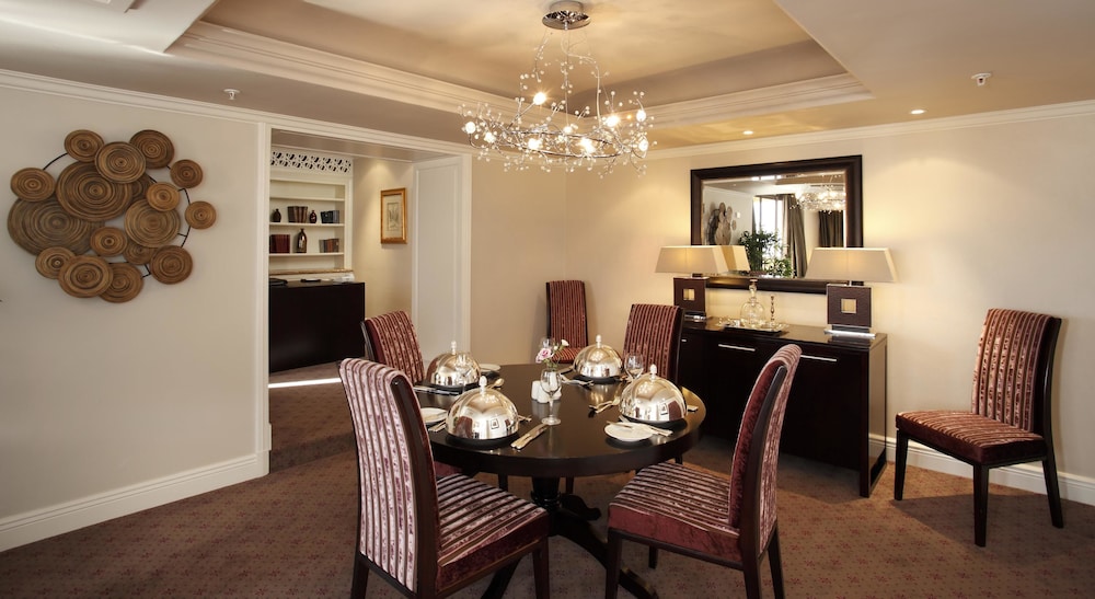 The Cascades Hotel At Sun City Resort 27/50