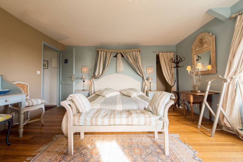 COMFORT, SUITE, GARDEN VIEW, PRIVATE BATHROOM