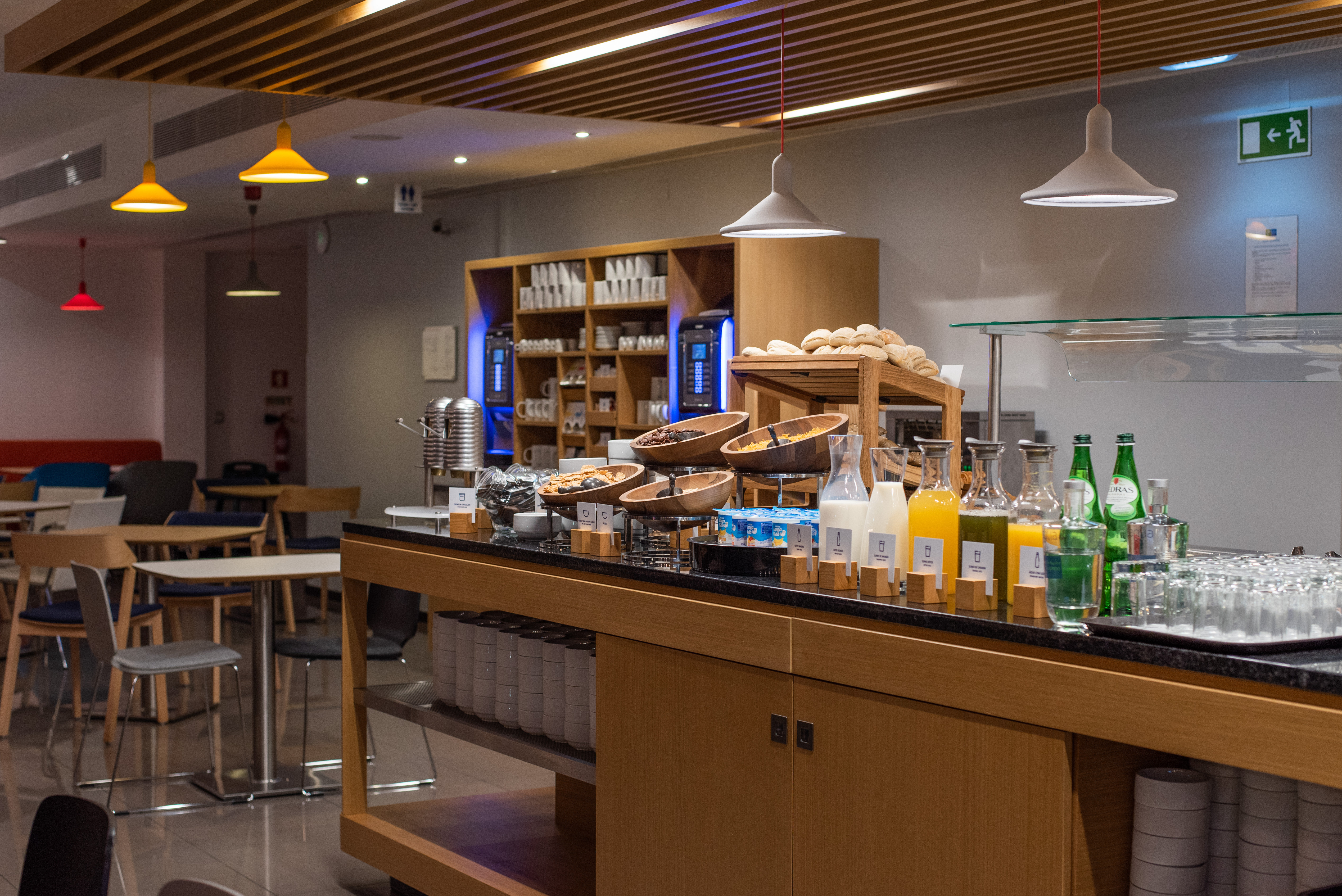 HOLIDAY INN EXPRESS LISBON AIRPORT 51/78