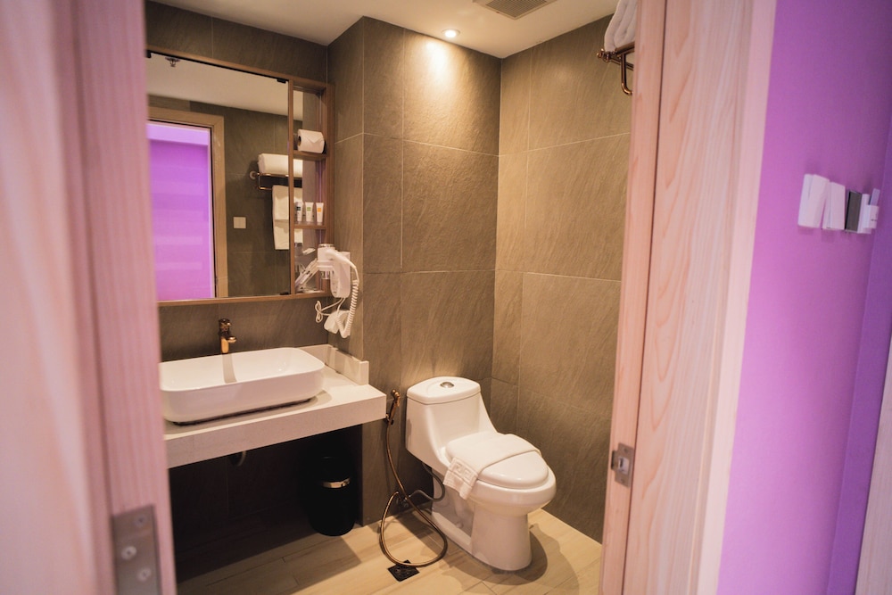 لوفت بسرير كوين وسريرين مزدوجين، The Orchard Hotel Baguio 8/8