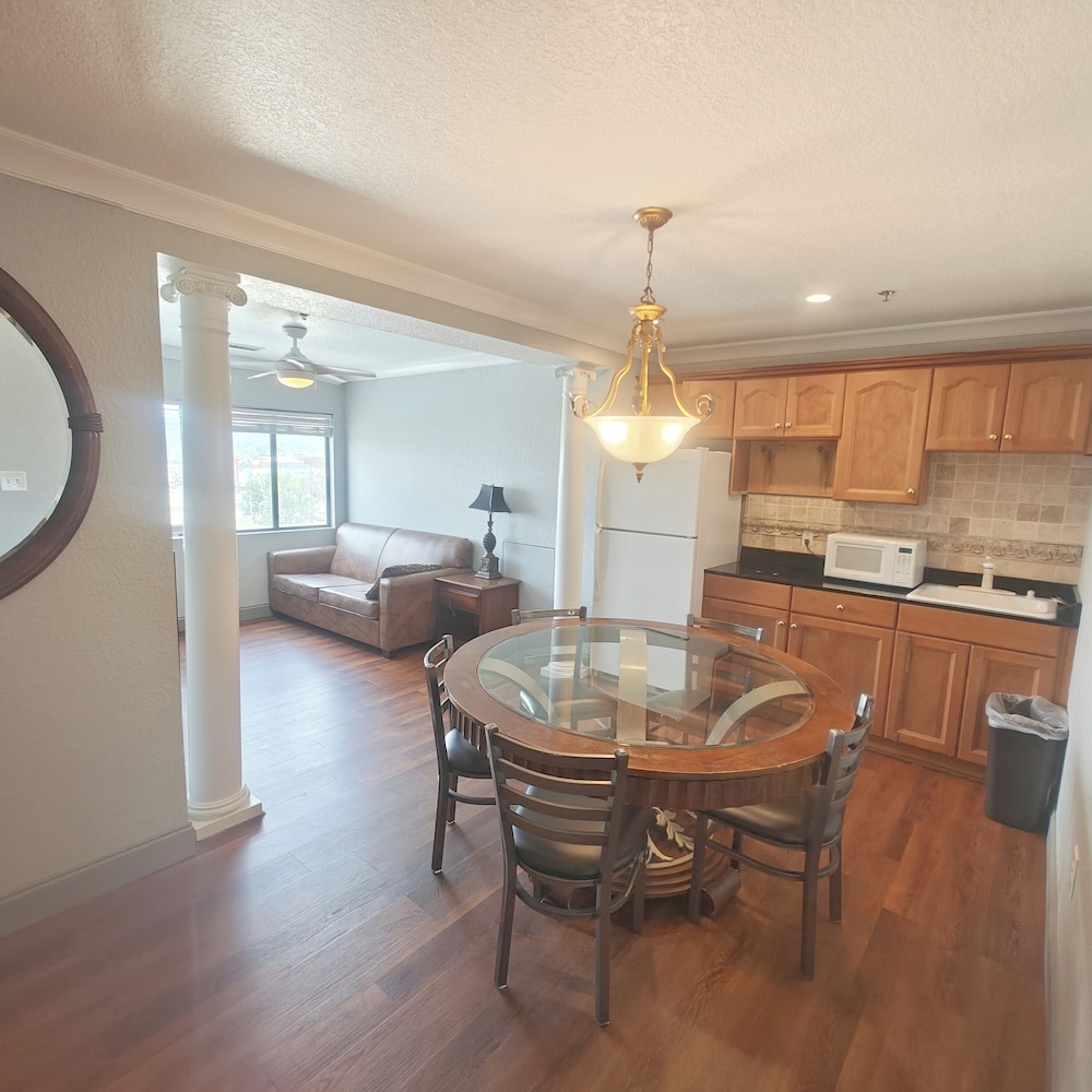 Mountain Vista Inn and Suites 44/57