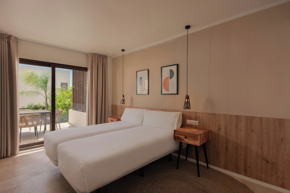 2 Bedrooms, Villa, 2 Double Beds, Resort View, Balcony