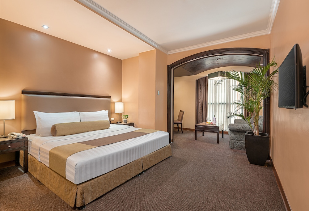 Makati Palace Hotel 11/50