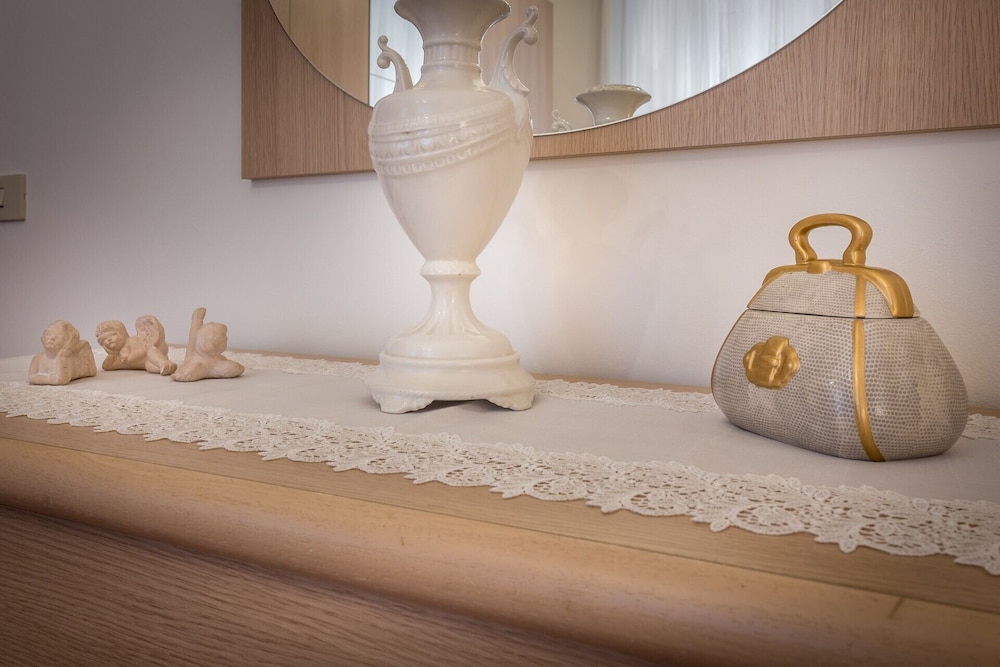 Classic Tuscany Apartment B 9/19