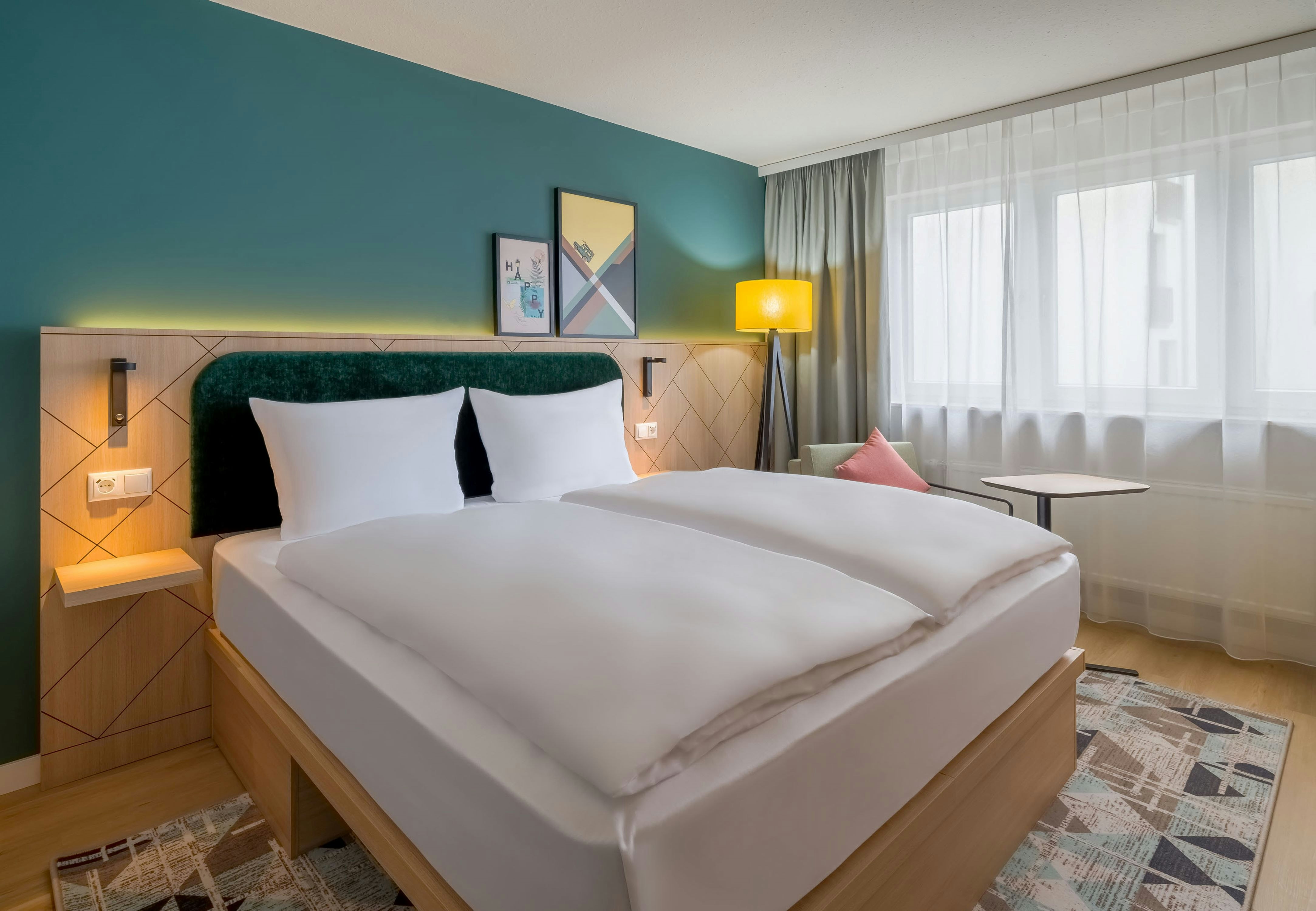 ROOM, KING BED