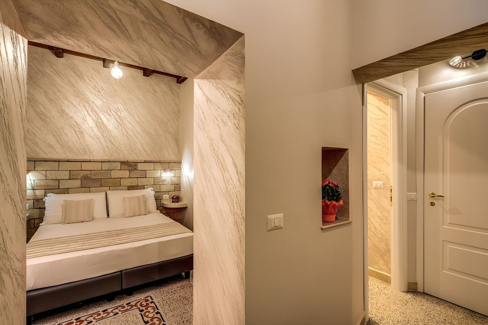 Colosseo Accomodation Room 15/38
