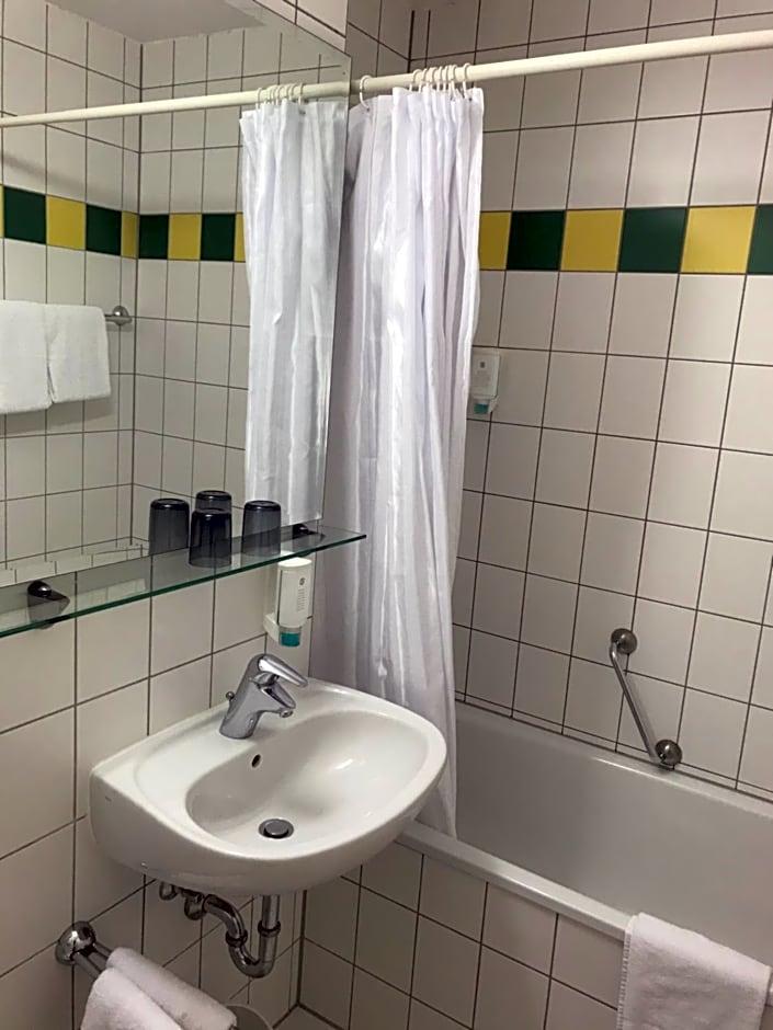 Hotel Ambiente 25/26