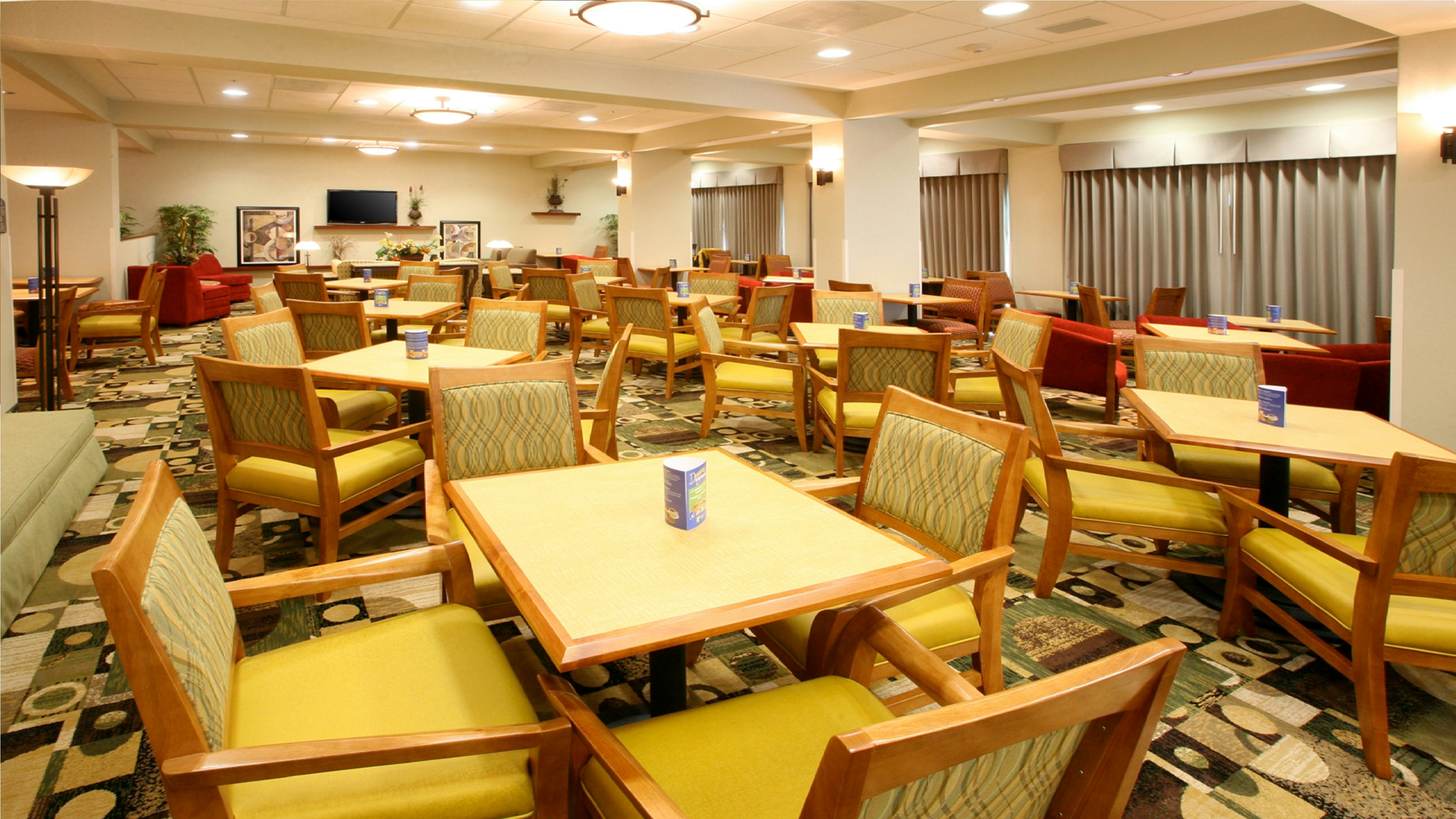 Holiday Inn Express And Suites Monterrey Aeropuerto 58/78