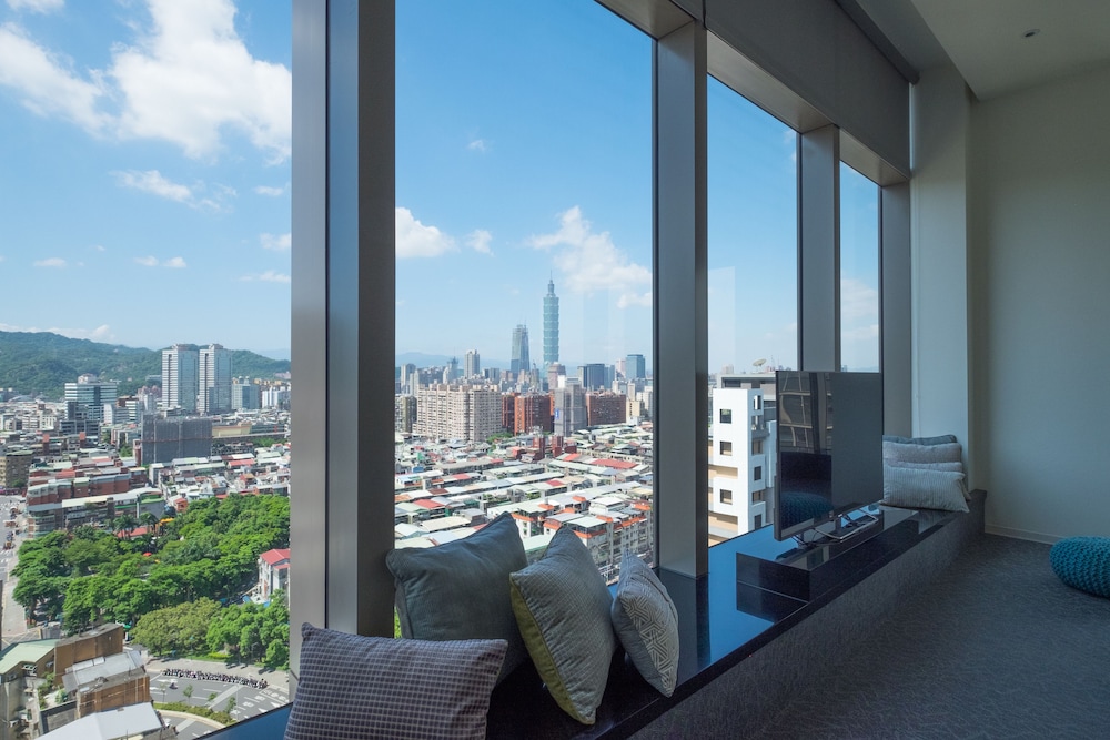 AMBA TAIPEI SONGSHAN 37/58
