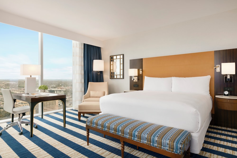 SIGNATURE, 2 QUEEN BEDS, CORNER