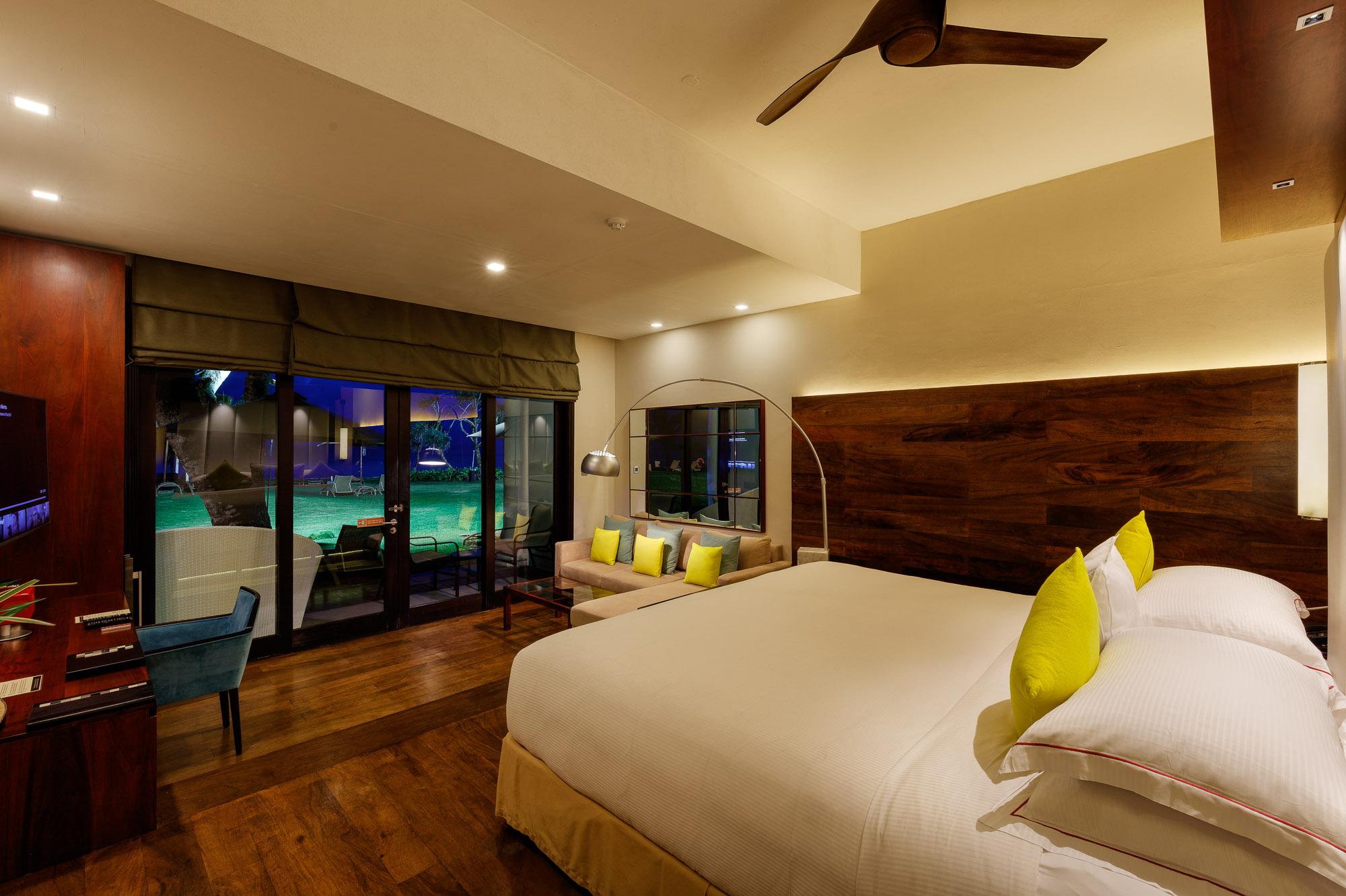 Beach, King Bed