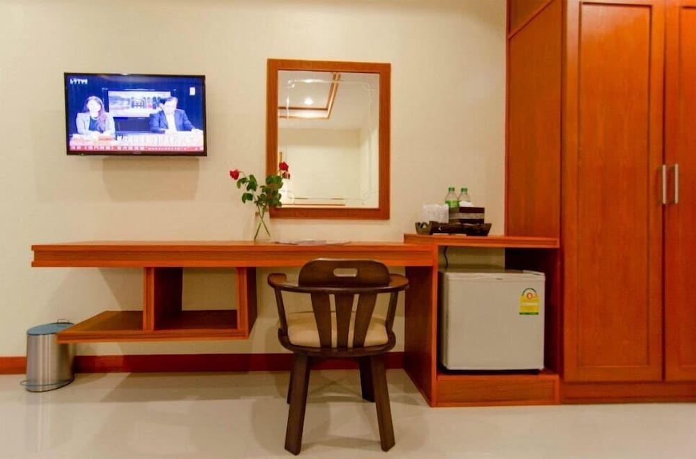 Phaithong Sotel Resort 9/50