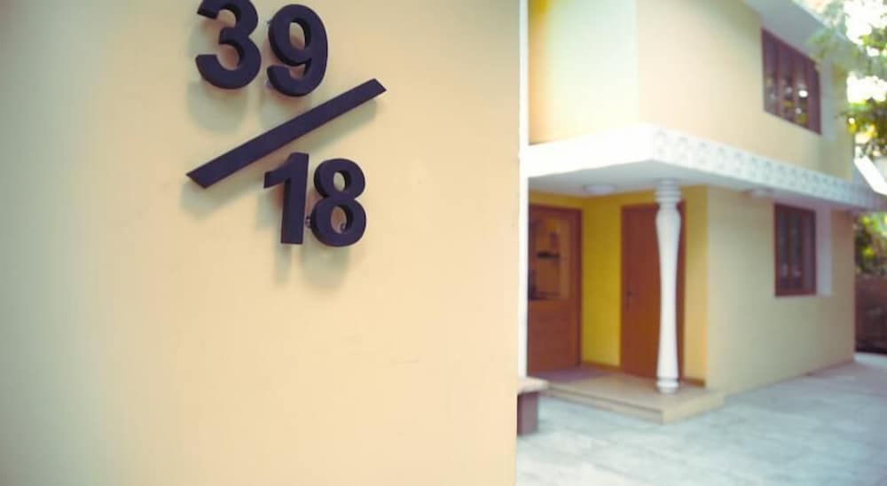 Hanu Reddy Residences Poes Garden 7/57