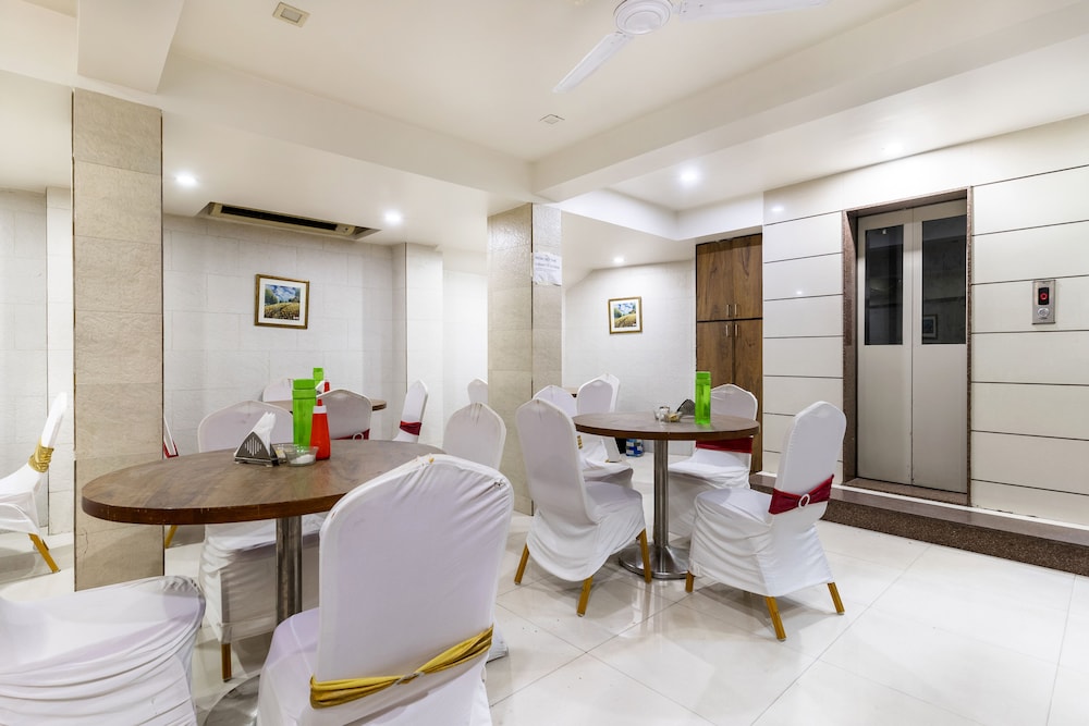 Hotel Ashish 36/39