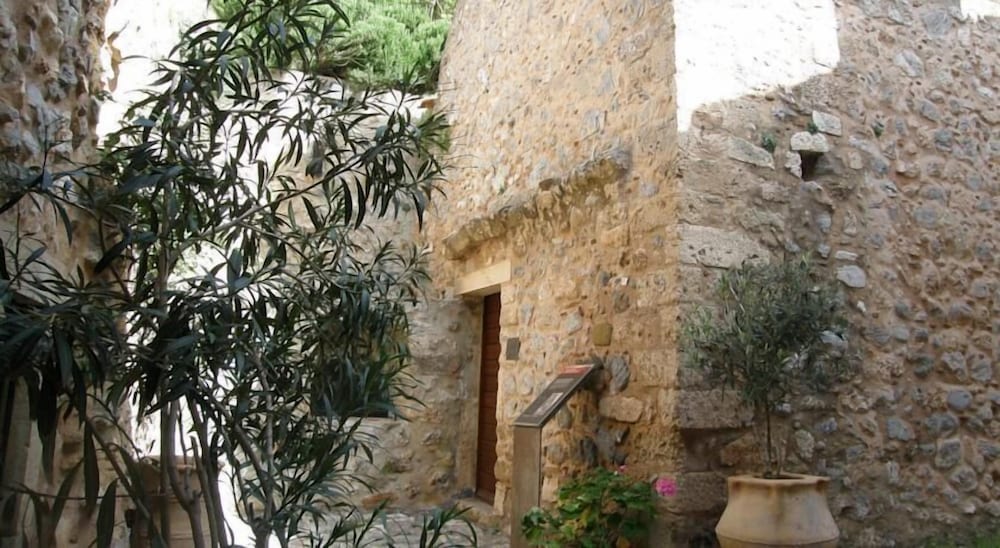 Dorovinis Monemvasia Castlehouses 33/45