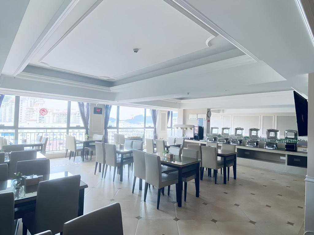 Vienna International Hotel (Zhongshan Torch Center Branch) 36/42