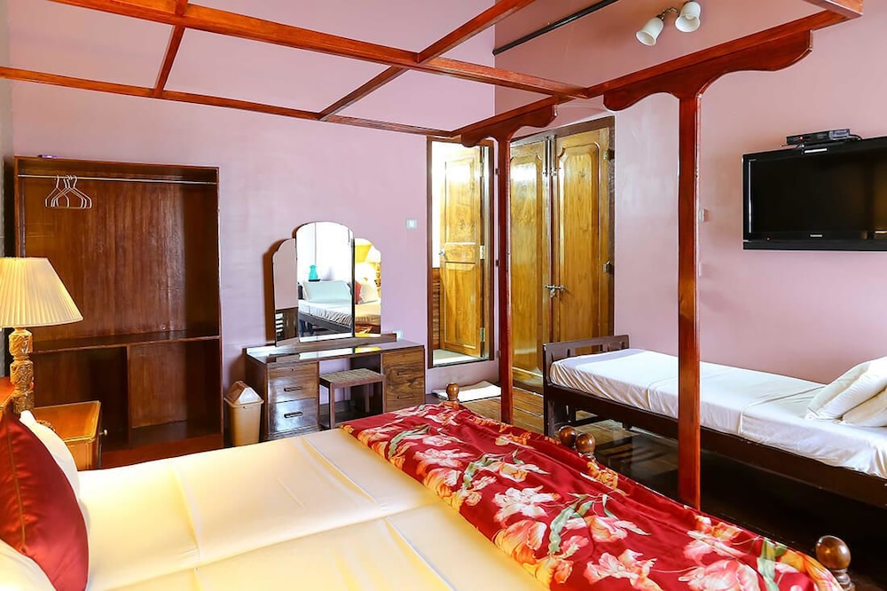 CHIRAMEL RESIDENCY FORTKOCHI 21/54