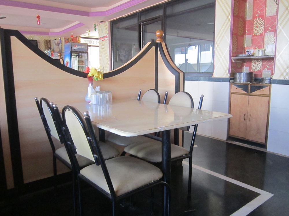 Hotel Dhruv Palace 36/47
