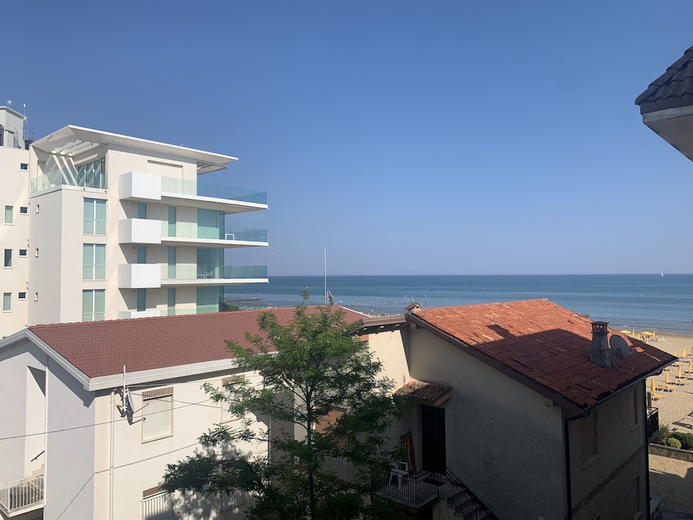 Hotel Residence Villa Sorriso 1/46