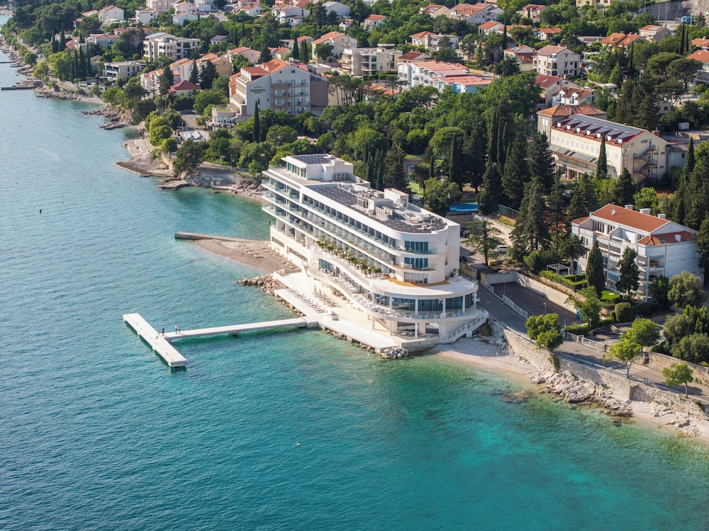 Hotel Amabilis 62/65