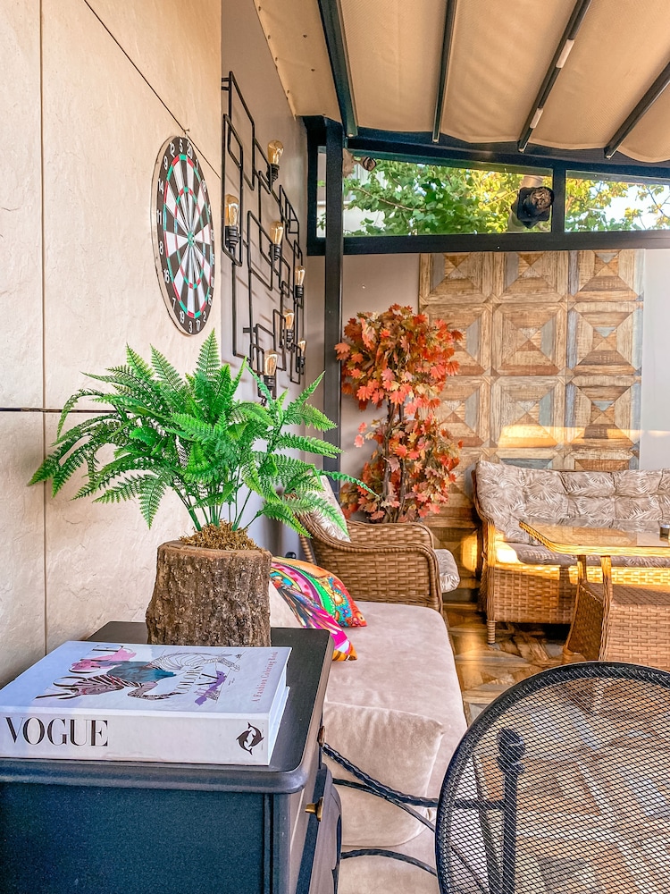 Lopera Deluxe Hotel 3/41