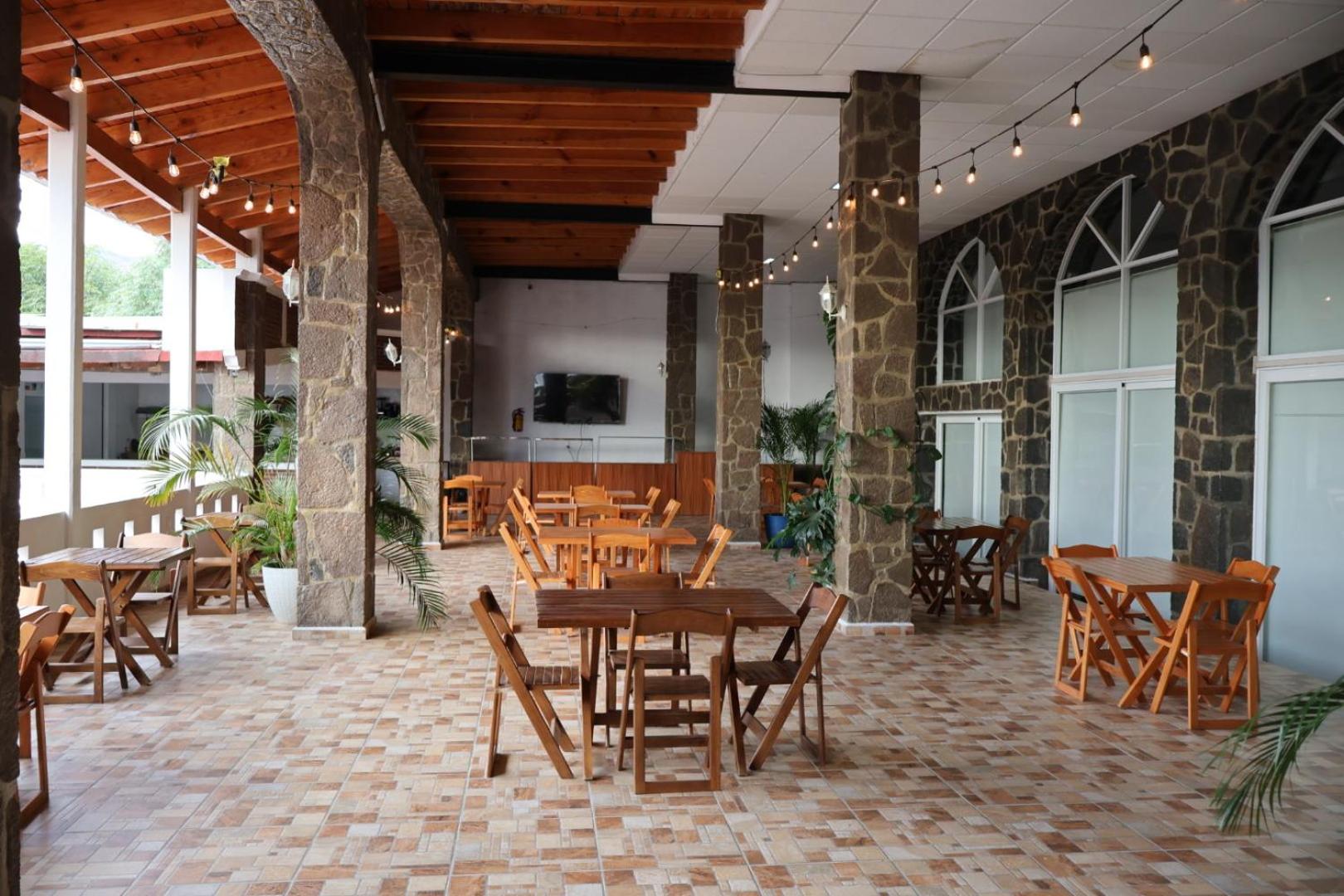 Hotel Tierras Blancas 36/48