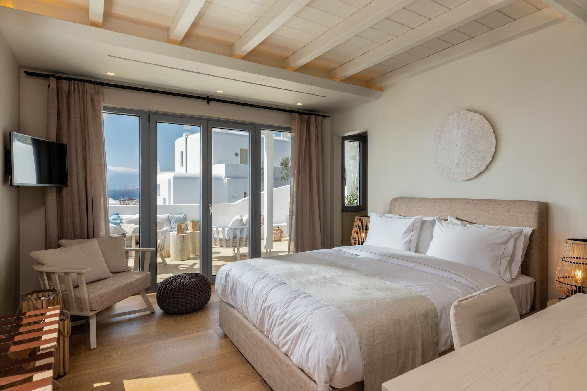 DELUXE, SUITE, QUEEN BED, SEA VIEW