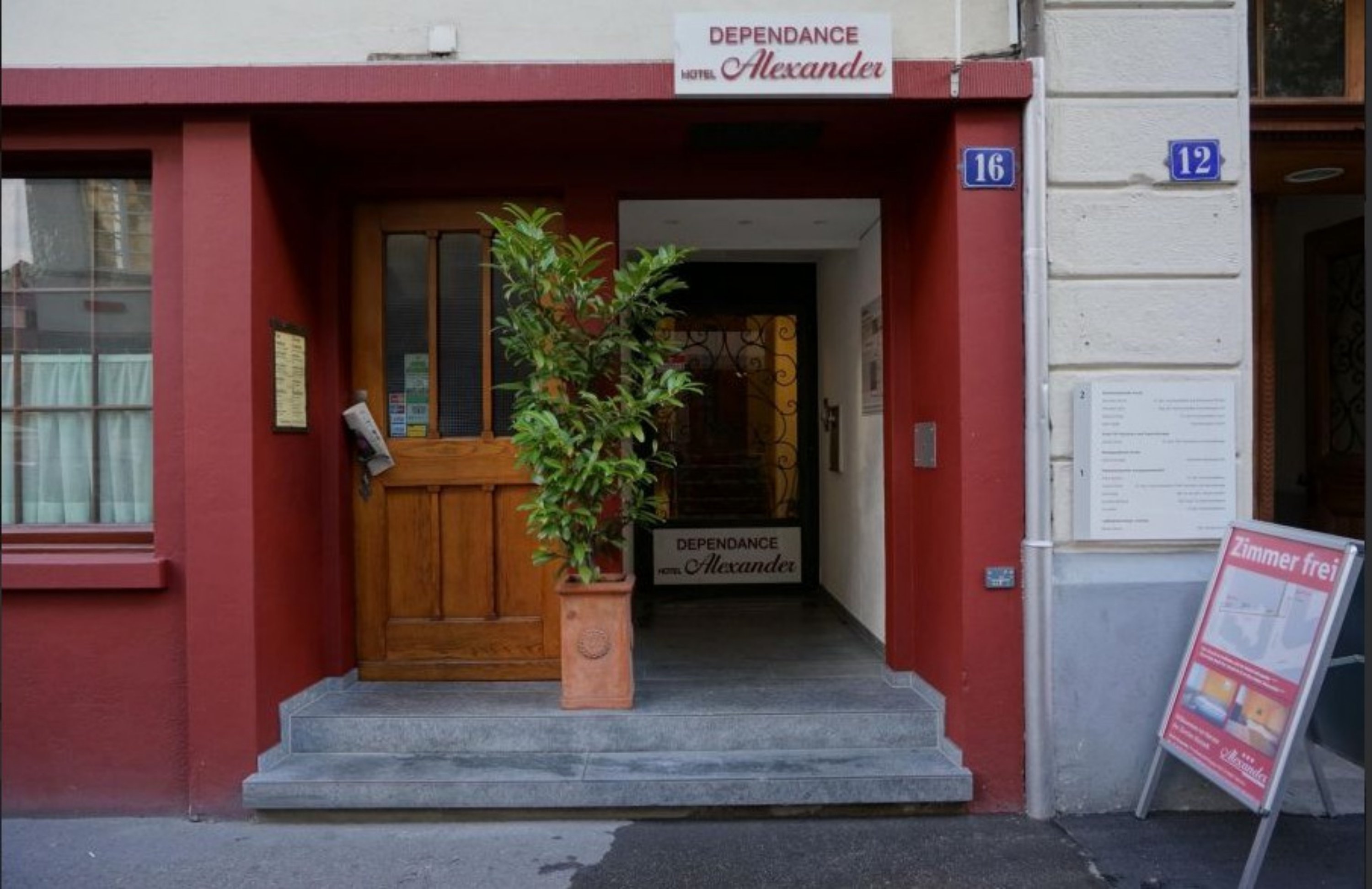 Alexander Guesthouse photo4