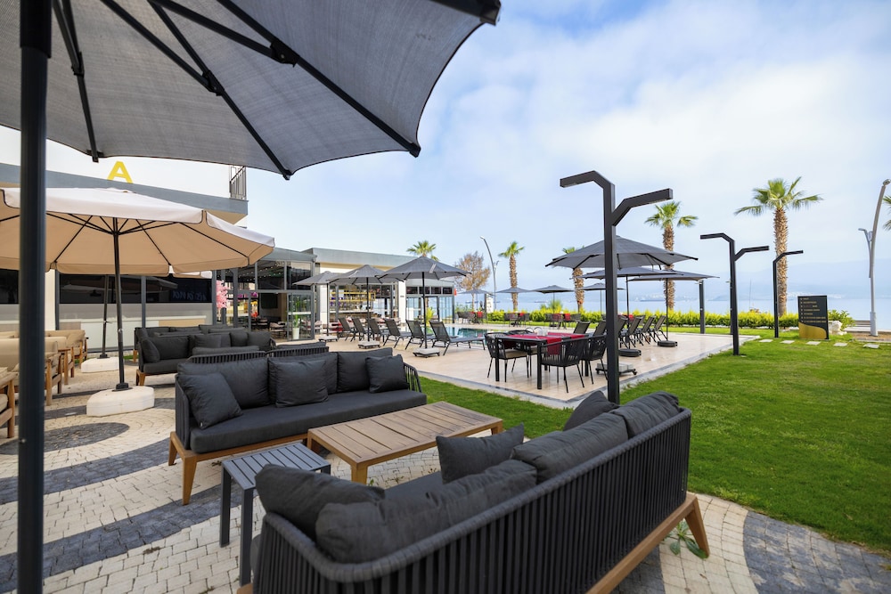 Roseira Mar Inn Luxury 45/55
