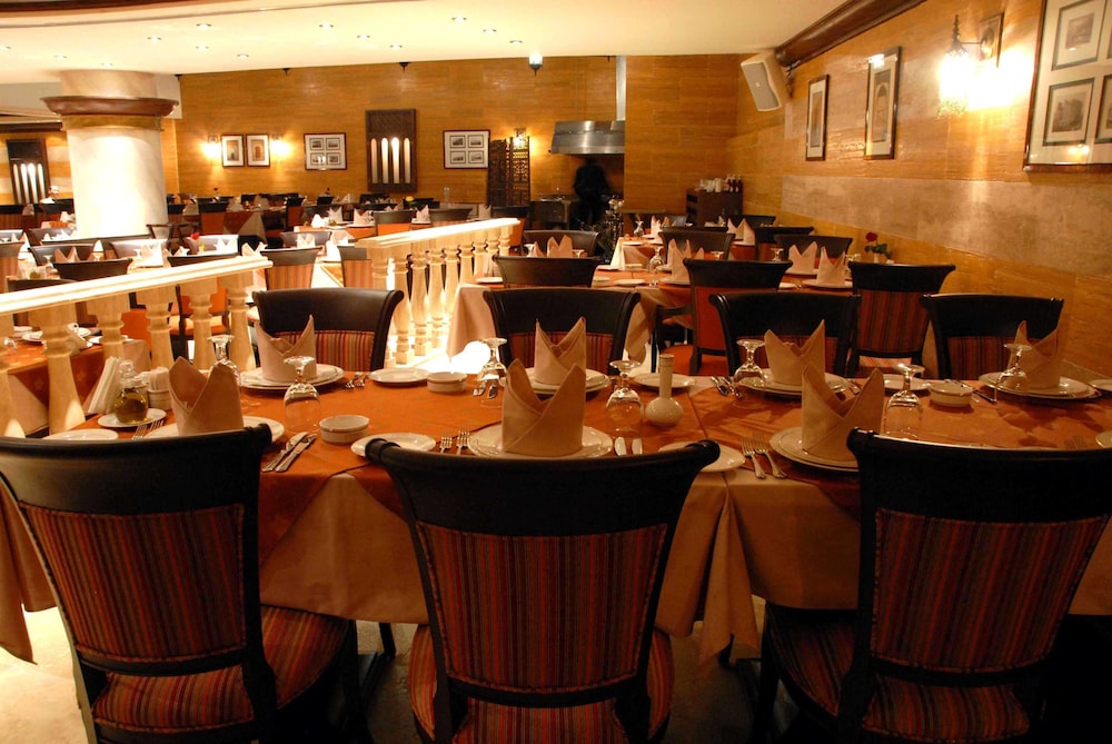 restaurant cafeteria