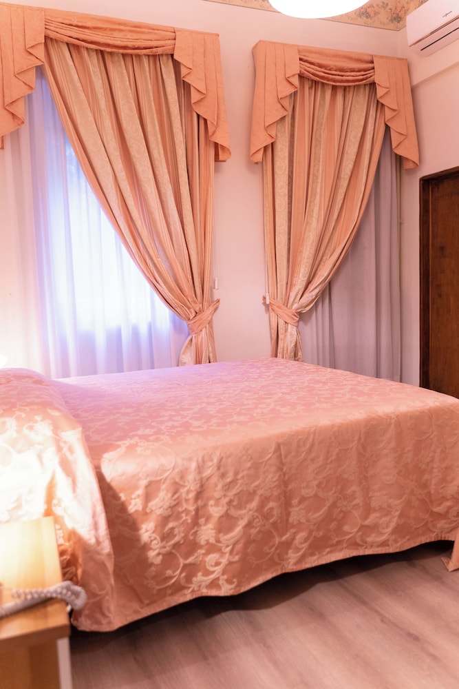 Hotel Belvedere 12/50