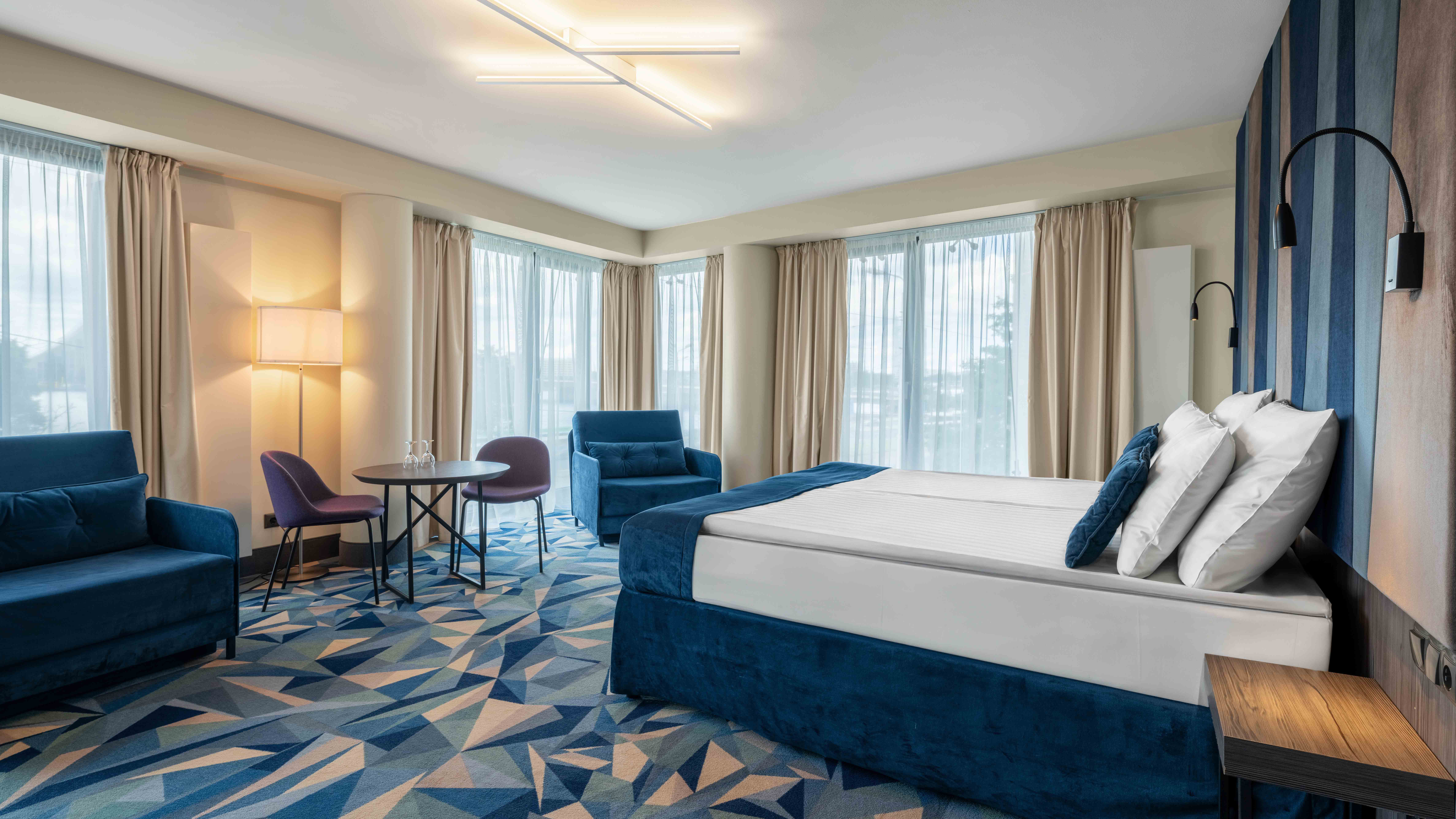 RIVERSIDE DELUXE ROOM No Spa Access, Wellton Riverside SPA Hotel 2/4