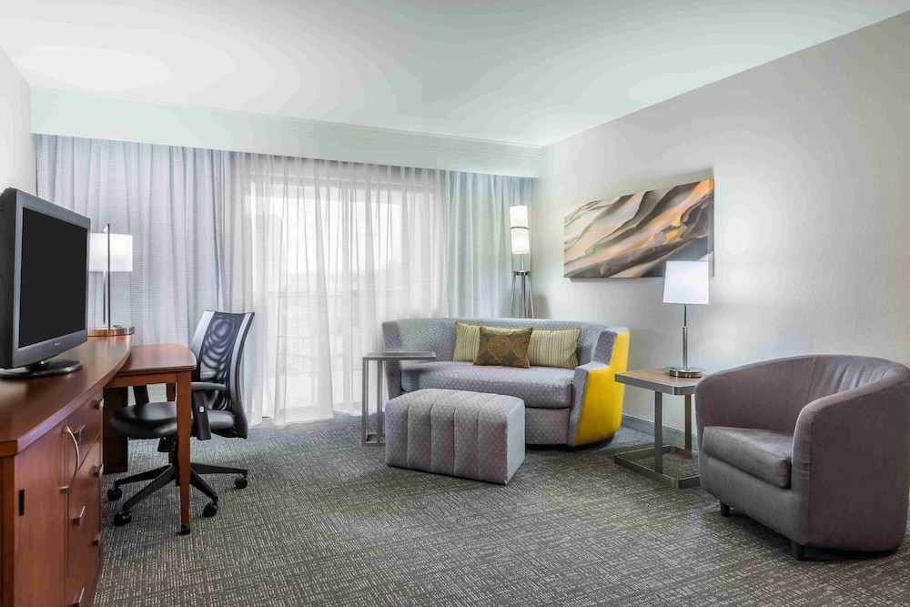 Courtyard By Marriott Knoxville Cedar Bluff 28/39