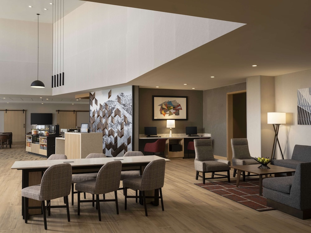 Hyatt Place Amarillo-West 24/33