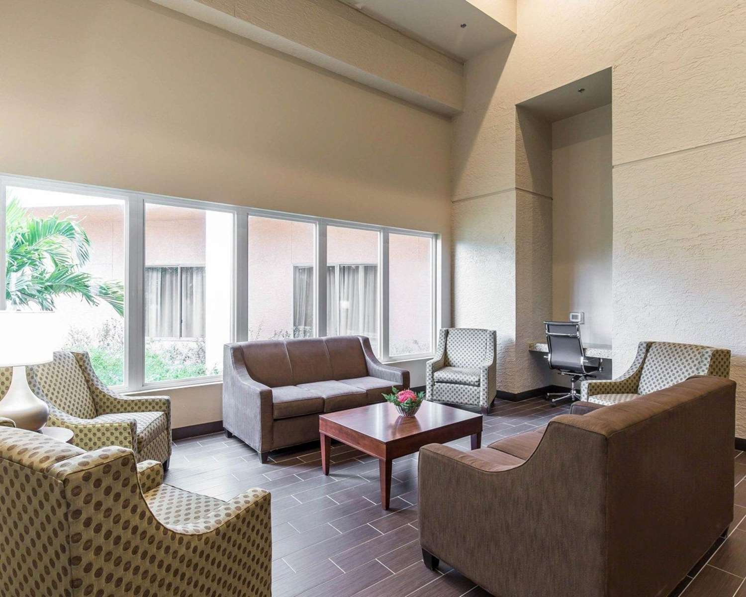 Comfort Inn Naples East I-75 6/10