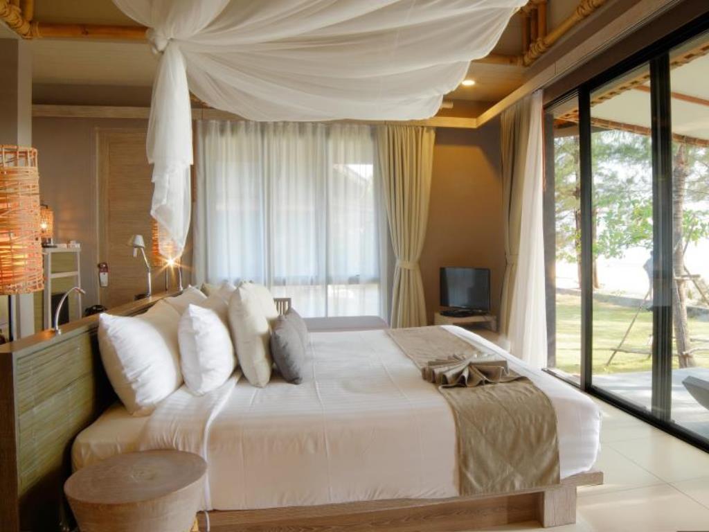 Deluxe Beach front Villa