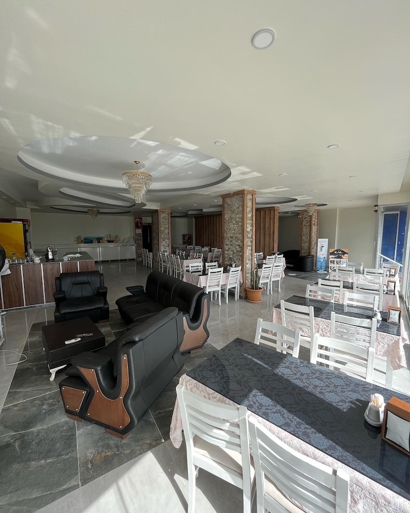 Peri Hotel 26/39