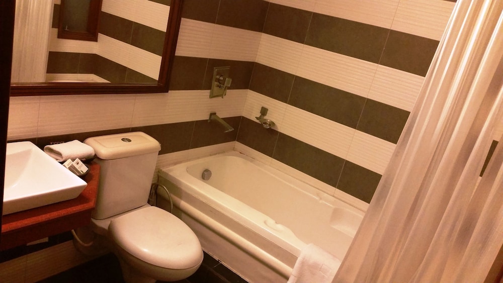 Tavisha Villa Gurgaon 39/40