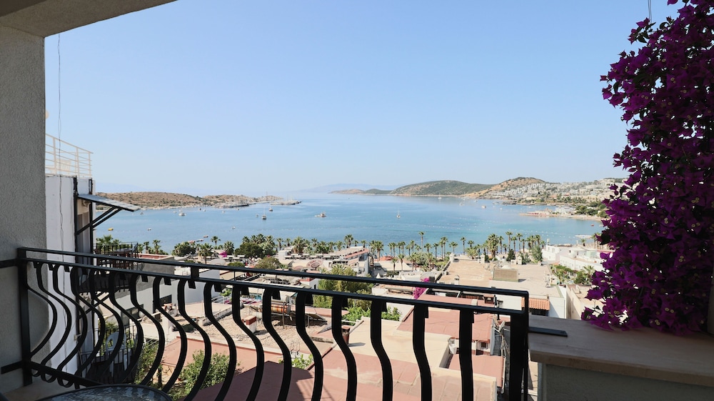 Hotel Gumbet 32/50