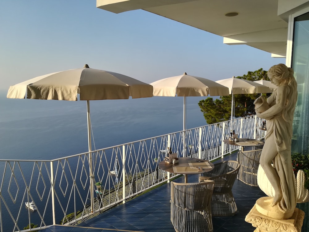Grand Hotel Excelsior 50/59