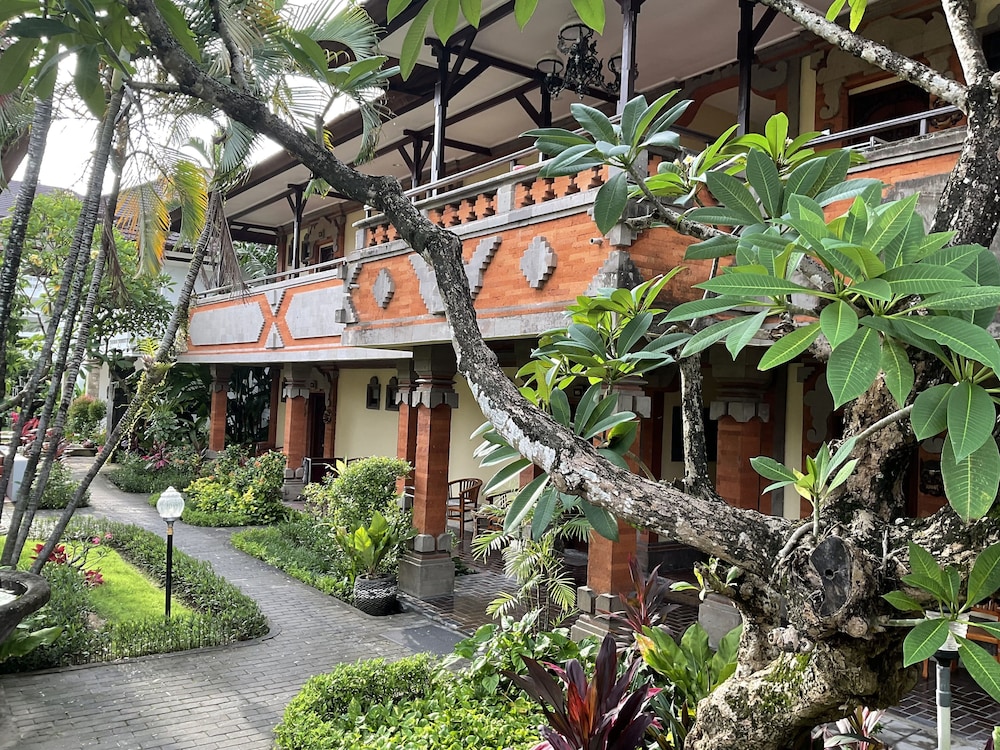 Hotel Kumala Bali (Grand Kumala) 54/62