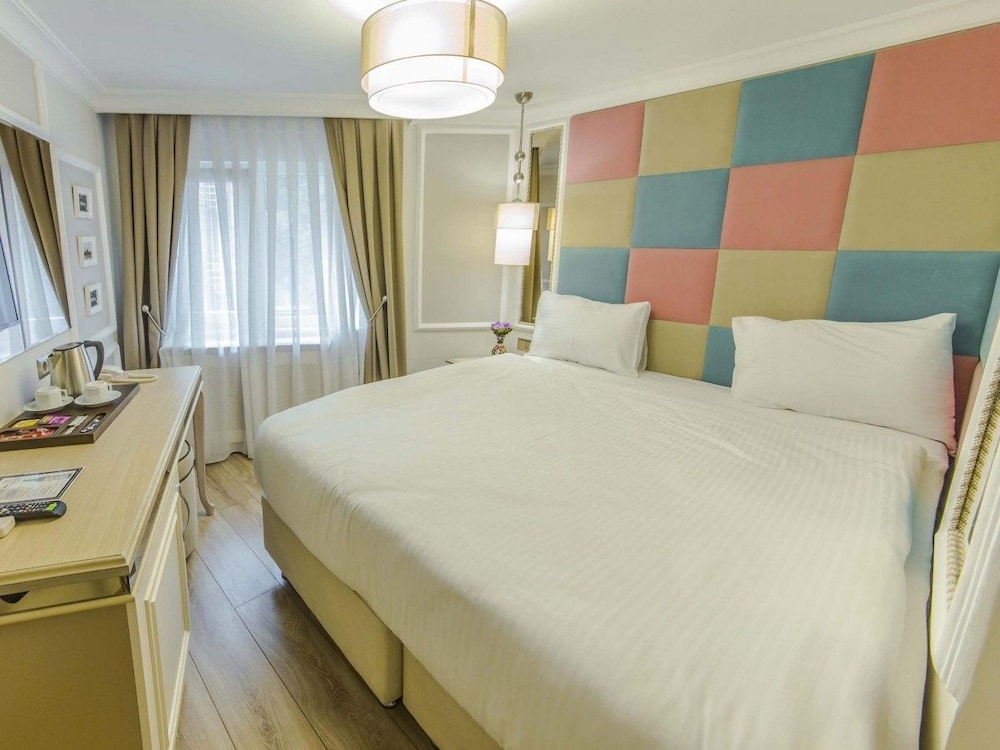 ROOM, TRIPLE