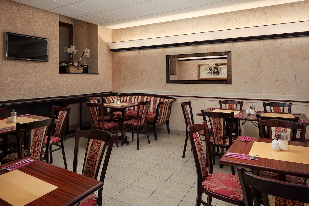 Amigo City Centre Hotel 50/62