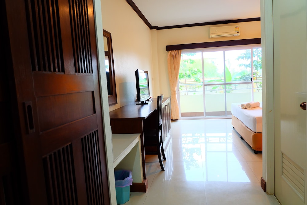 Baan Suanphet Resort 8/17