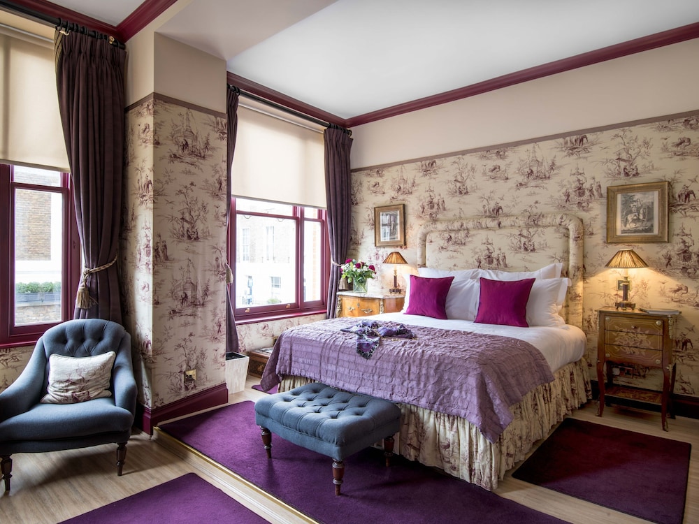 DELUXE, DOUBLE BED